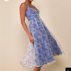💙Lulu’s Blue Floral Midi Dress 💙
